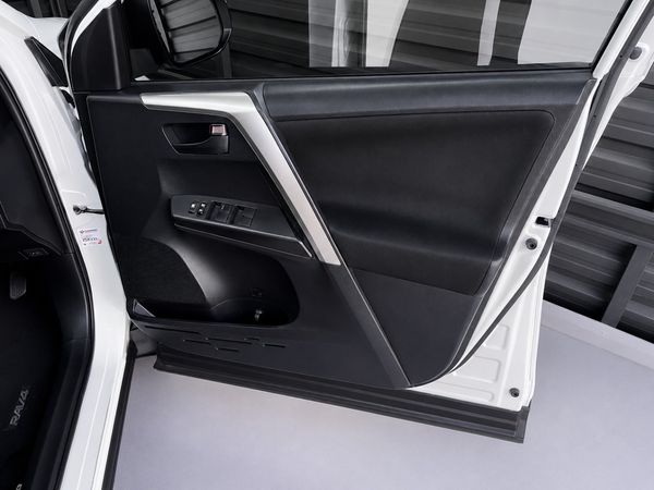 2017-Toyota-RAV4-20-GX-Auto image:12