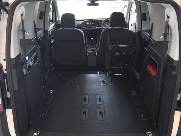 2025-Volkswagen-Caddy-Kombi-16i-7-seat image:18