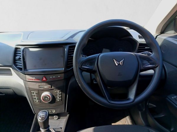 2024-Mahindra-XUV-300-12T-SE-W4 image:15
