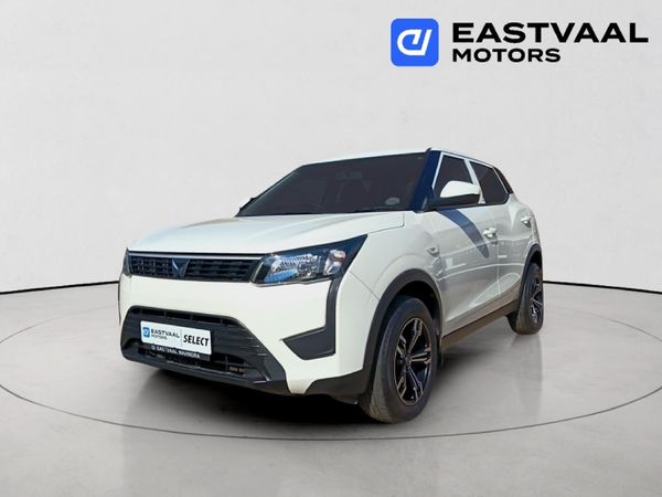 2024-Mahindra-XUV-300-12T-SE-W4 image:2