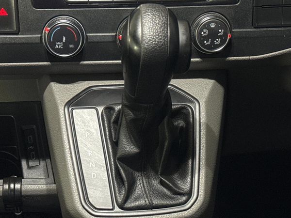 2023-Volkswagen-Transporter-T61-Crew-Bus-20-BiTDI-LWB-146kW-4Motion-Auto-8 image:10