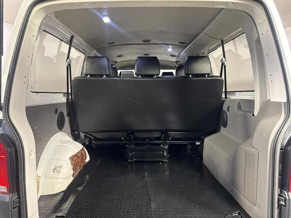 2023-Volkswagen-Transporter-T61-Crew-Bus-20-BiTDI-LWB-146kW-4Motion-Auto-8 image:13
