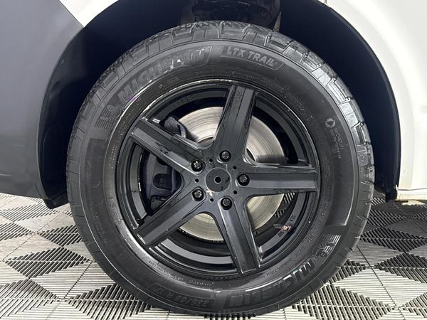 2023-Volkswagen-Transporter-T61-Crew-Bus-20-BiTDI-LWB-146kW-4Motion-Auto-8 image:4