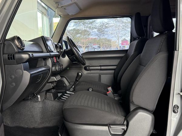2023-Suzuki-Jimny-15-GLX image:19