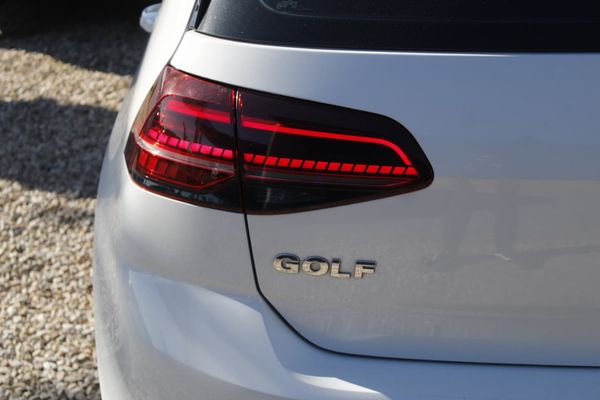 2020-Volkswagen-Golf-VII-14-TSI-Comfortline-Auto image:9