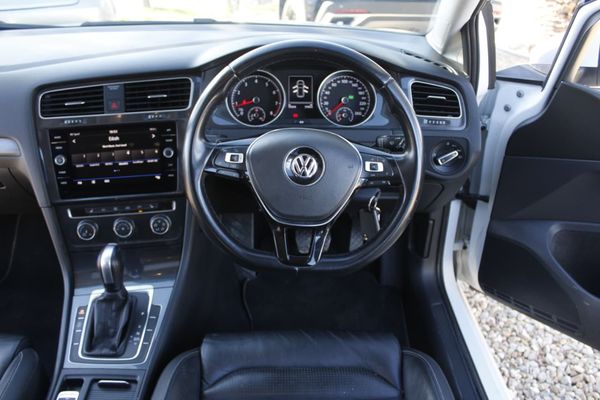 2020-Volkswagen-Golf-VII-14-TSI-Comfortline-Auto image:12
