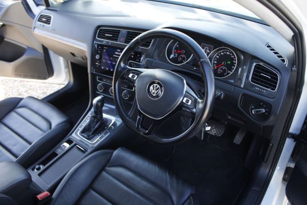 2020-Volkswagen-Golf-VII-14-TSI-Comfortline-Auto image:13