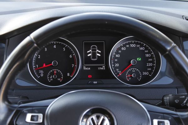 2020-Volkswagen-Golf-VII-14-TSI-Comfortline-Auto image:19
