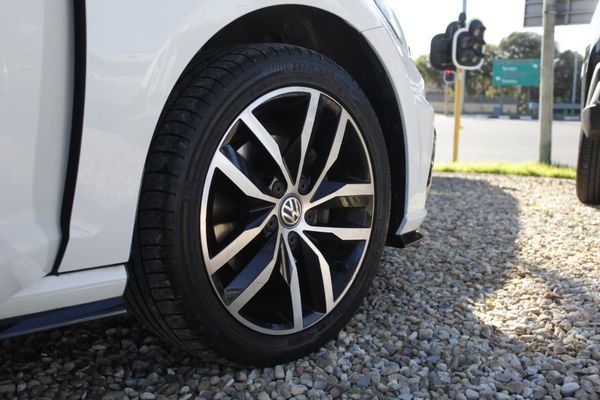 2020-Volkswagen-Golf-VII-14-TSI-Comfortline-Auto image:8