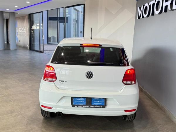 2022-Volkswagen-Polo-Vivo-14-Trendline-5-dr image:9