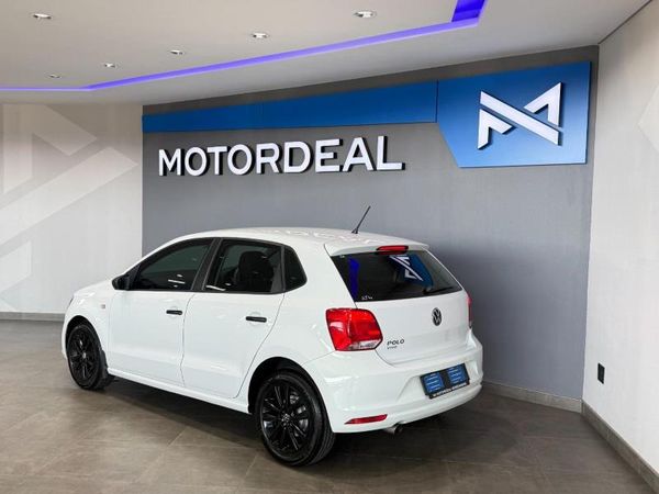 2022-Volkswagen-Polo-Vivo-14-Trendline-5-dr image:3