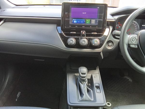 2026-Toyota-Corolla-Cross-18-XI image:10