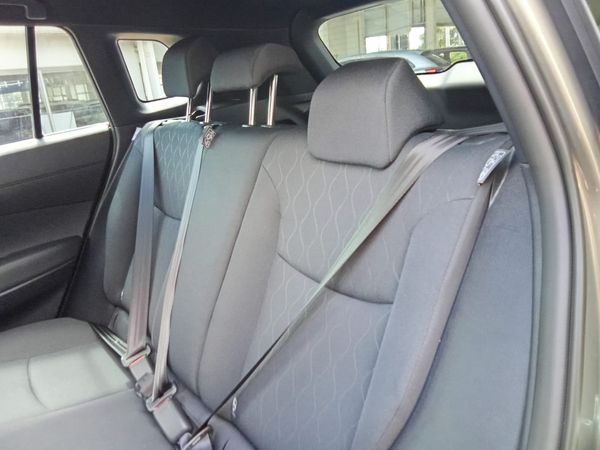 2026-Toyota-Corolla-Cross-18-XI image:15