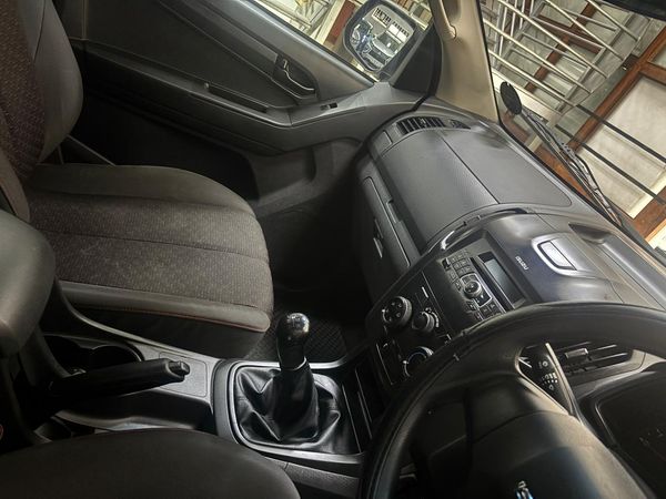 2015-Isuzu-KB-250-D-Teq-LE-Double-Cab image:7