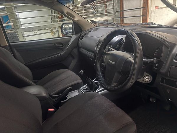 2015-Isuzu-KB-250-D-Teq-LE-Double-Cab image:8
