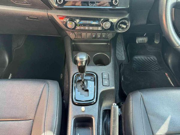 2020-Toyota-Hilux-28-GD-6-Raider-4x4-Auto-Double-Cab image:10