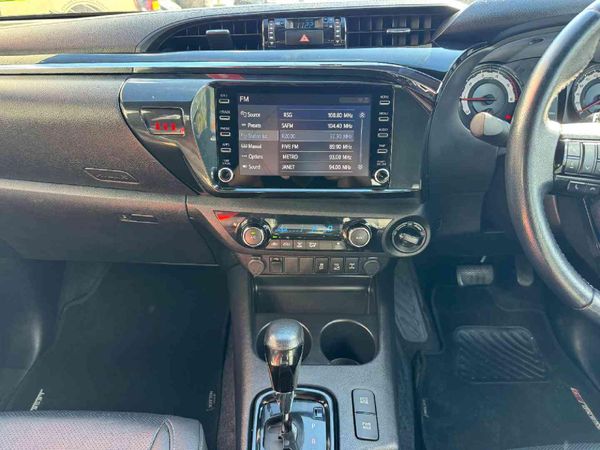 2020-Toyota-Hilux-28-GD-6-Raider-4x4-Auto-Double-Cab image:8