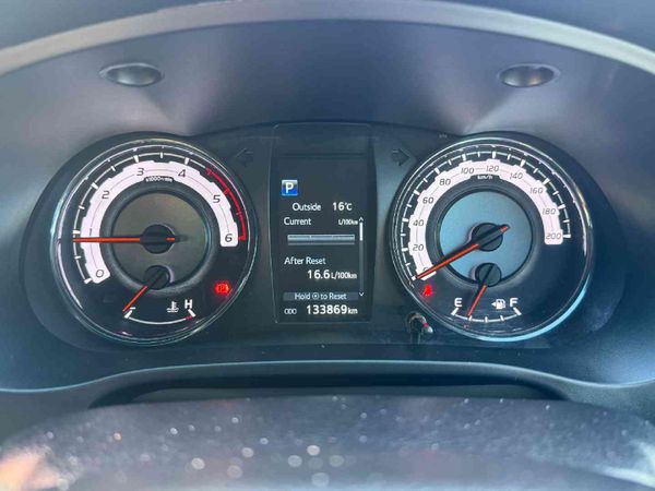 2020-Toyota-Hilux-28-GD-6-Raised-Body-Auto-Raider-Double-Cab image:15