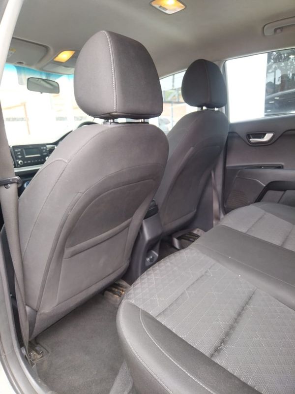 2020-Kia-Rio-12-5-dr image:14