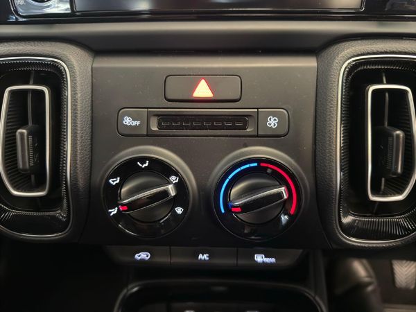 2024-Kia-Sonet-15-LX image:17