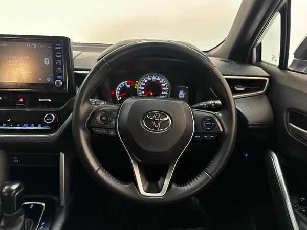 2024-Toyota-Corolla-Cross-18-XS image:10