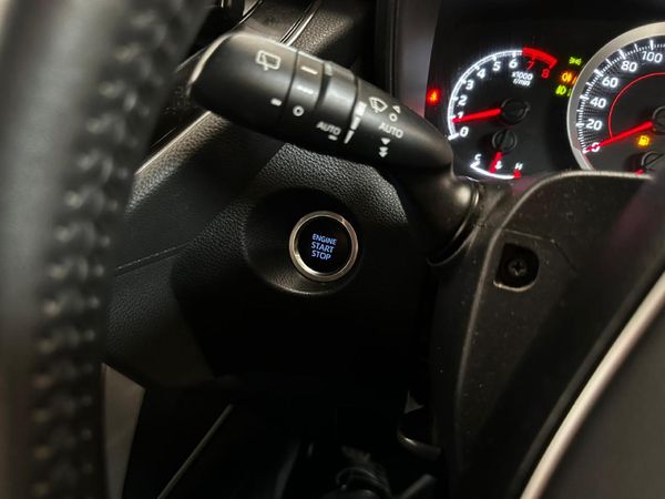 2024-Toyota-Corolla-Cross-18-XS image:16