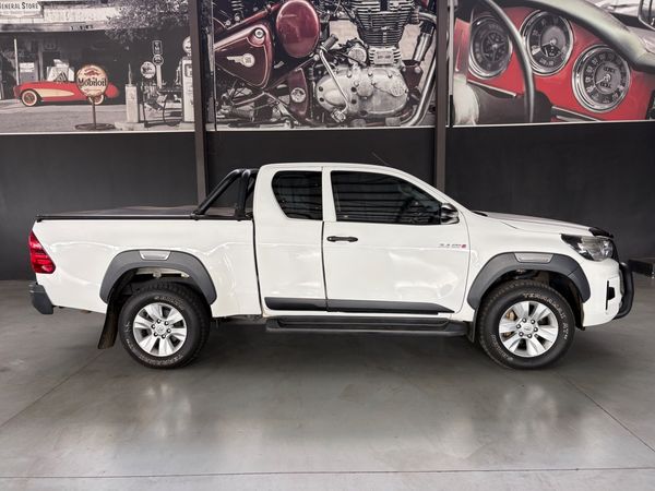 2020-Toyota-Hilux-24-GD-6-Raised-Body-SRX-Auto-Extended-Cab image:17