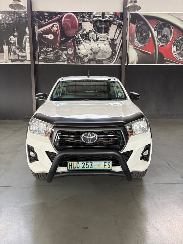 2020-Toyota-Hilux-24-GD-6-Raised-Body-SRX-Auto-Extended-Cab image:3
