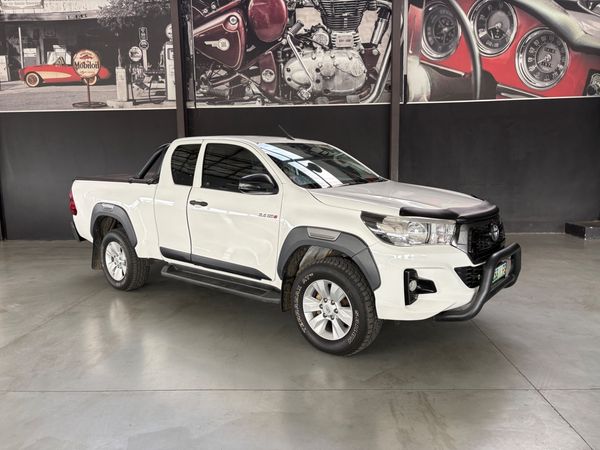2020-Toyota-Hilux-24-GD-6-Raised-Body-SRX-Auto-Extended-Cab image:4