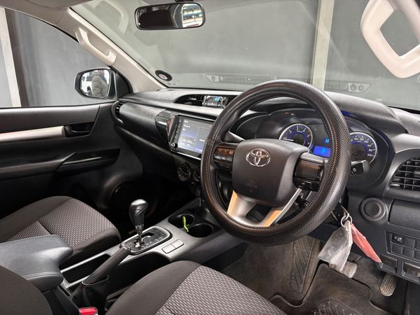 2020-Toyota-Hilux-24-GD-6-Raised-Body-SRX-Auto-Extended-Cab image:7