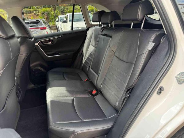 2024-Toyota-RAV4-25-VX-Hybrid-CVT-E-Four image:24
