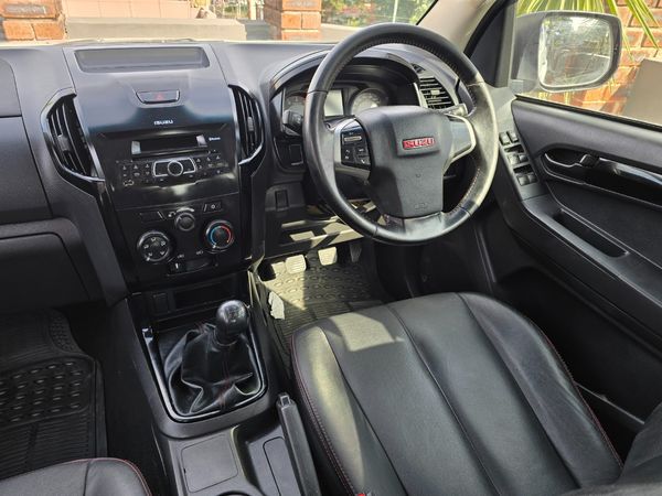 2020-Isuzu-D-Max-250-HO-X-Rider-Double-Cab image:26
