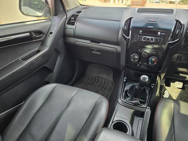 2020-Isuzu-D-Max-250-HO-X-Rider-Double-Cab image:27
