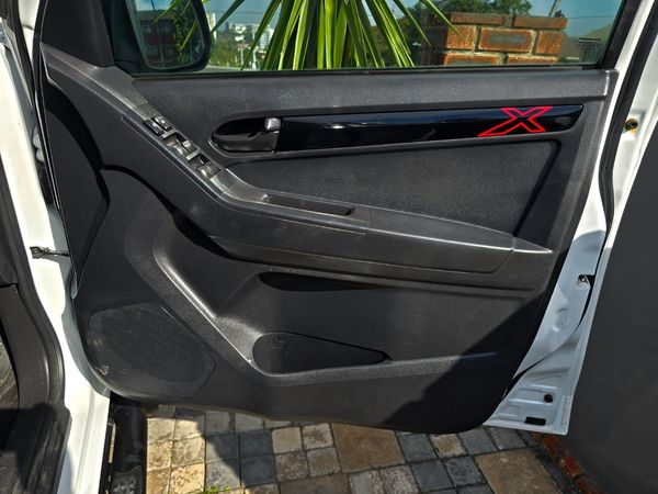 2020-Isuzu-D-Max-250-HO-X-Rider-Double-Cab image:29