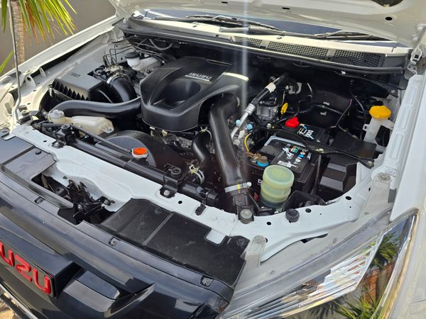 2020-Isuzu-D-Max-250-HO-X-Rider-Double-Cab image:32
