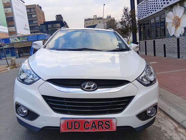 2014-Hyundai-ix35-20-Executive image:1