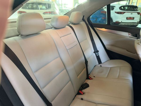 2008-Mercedes-Benz-C-Class-C-200K-Classic image:14