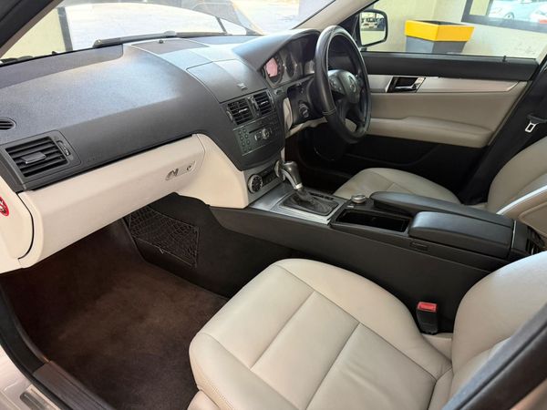 2008-Mercedes-Benz-C-Class-C-200K-Classic image:17