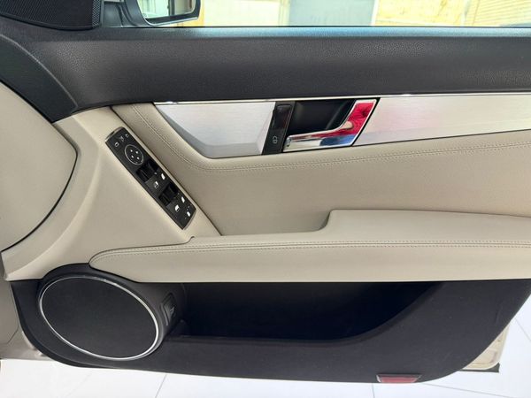 2008-Mercedes-Benz-C-Class-C-200K-Classic image:20