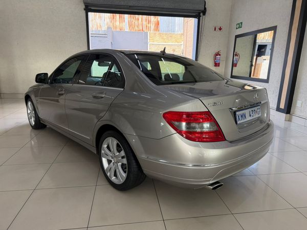 2008-Mercedes-Benz-C-Class-C-200K-Classic image:5