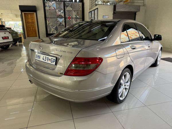 2008-Mercedes-Benz-C-Class-C-200K-Classic image:6