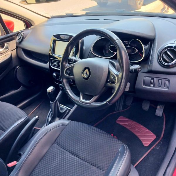 2017-Renault-Clio-IV-900T-Dynamique-5-dr-66kW image:5