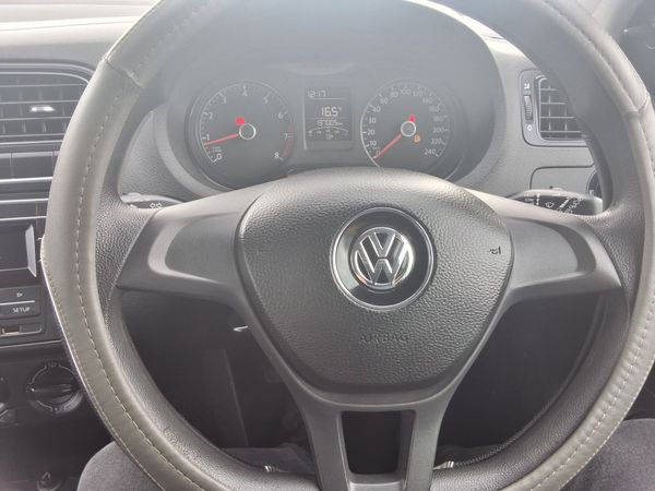 2019-Volkswagen-Polo-Vivo-14-Trendline-5-dr image:10