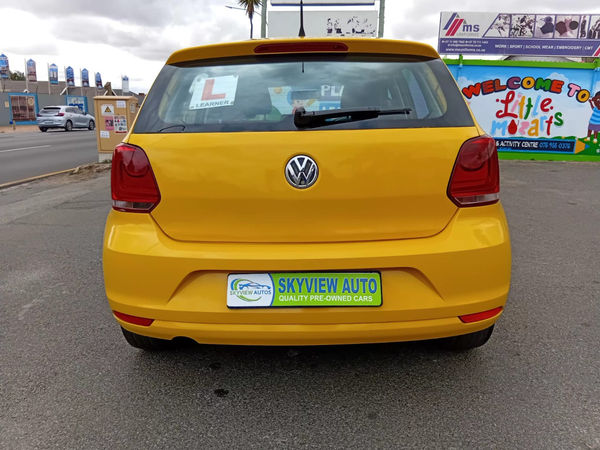 2013-Volkswagen-Polo-14-Comfortline-5-dr image:5