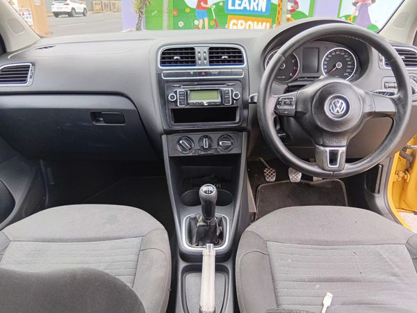 2013-Volkswagen-Polo-14-Comfortline-5-dr image:6