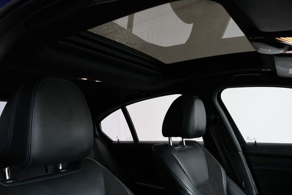 2021-BMW-3-Series-318i-M-Sport image:10