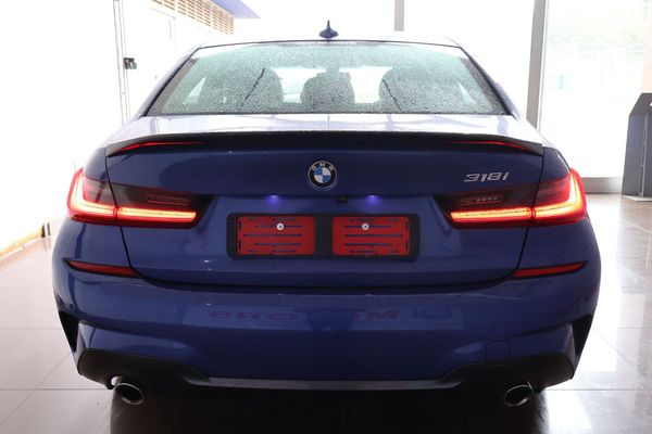 2021-BMW-3-Series-318i-M-Sport image:5