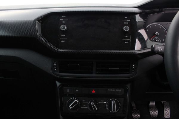 2022-Volkswagen-T-Cross-10-TSI-Comfortline image:3
