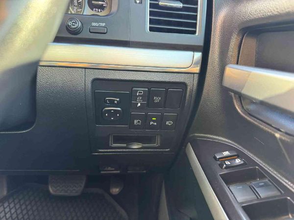 2021-Toyota-Land-Cruiser-200-45-D-V8-VX-R-Auto image:17