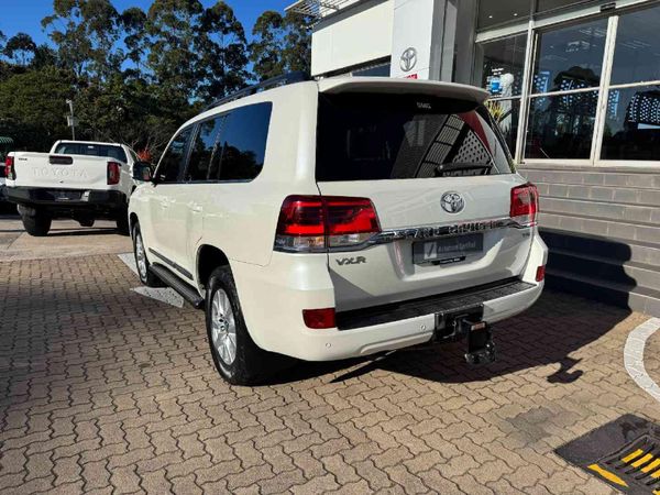 2021-Toyota-Land-Cruiser-200-45-D-V8-VX-R-Auto image:24